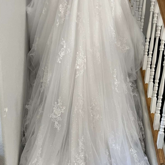 Wedding Dress - Picture 2 of 3